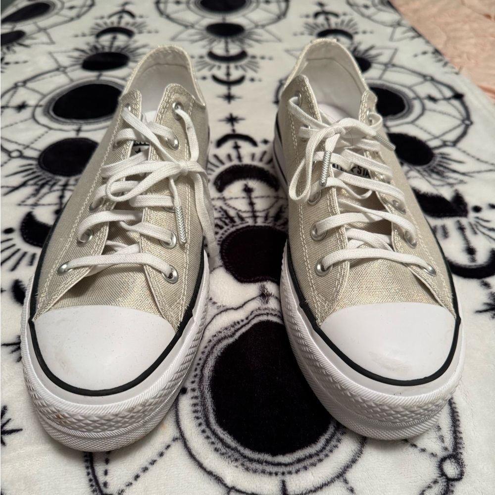 Women’s Converse Chuck Taylor Lift Shine Sneakers